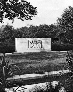 Santuário de pássaros do Hyde Park e Hudson Memorial, Londres, 1926-1927