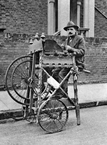 Moedor de facas e tesouras, Londres, 1926-1927