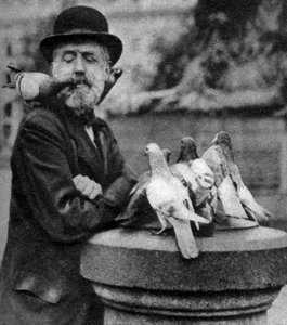 Pombos de São Paulo com um vagabundo, Londres, 1926-1927. de McLeish