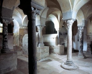 Merovingian Art: vista da cripta da Abadia de Jouarre. Século VII d.C. Sena e marga