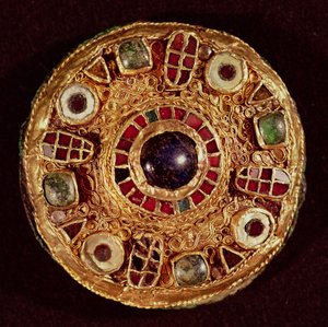 Broche redondo (ouro e cloisonne esmalte)
