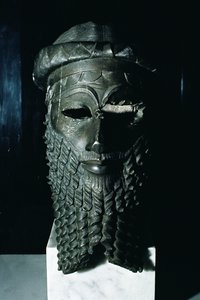 Cabeça de Sargão I (c.2334-2279 aC) 2334-2200 aC (cobre) (ver também 187024) de Mesopotamian