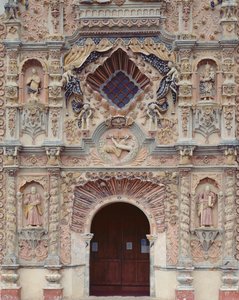 Fachada da Igreja da Missão Franciscana de São Francisco, 1754-62 de Mexican School