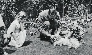 Rei George VI e princesa Margaret Rose, 1937. de Michael Chance
