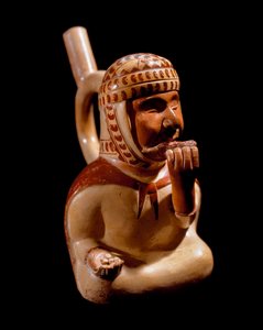 Arte pré-colombiana, civilização mochique (feia, Mochica): vaso antropomórfico representando um mendigo cego tocando um instrumento musical (flauta de pã?). 200 AC-700 DC. Lima, Museu Nacional de Antropologia e Arqueologia, Peru - Arte Pré-Colombiana, cult