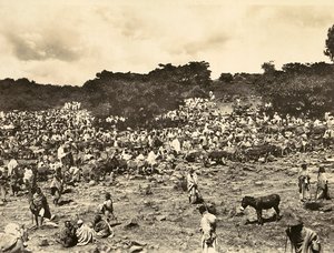 Construir um império na era fascista: Mercado Abissínio, 09/05/1936 (foto a p/b) de Modestino Baldinetti