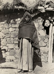 Construir um império na era fascista: Mulher Assaortiana, 09/05/1936 (foto a p/b) de Modestino Baldinetti