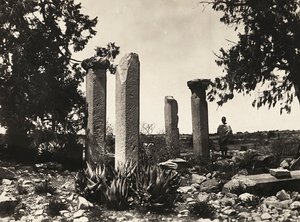 Construir um império na era fascista: Axum permanece em Cohaito, 09/05/1936 (foto a p/b) de Modestino Baldinetti