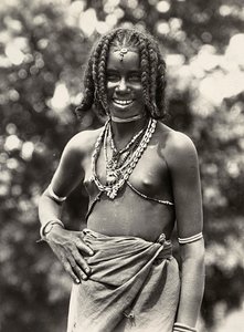 Construindo um Império na era fascista: Cunama girl, 09051936 de Modestino Baldinetti