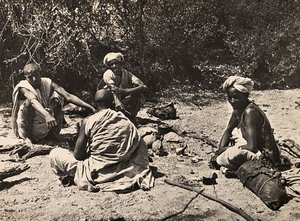 Construir um Império na Era Fascista: um grupo de nômades descansando, 09/05/1936 (foto a p/b) de Modestino Baldinetti