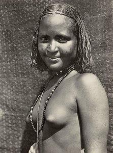 Construindo um Império na Era Fascista: uma menina Habab, 09/05/1936 (foto a p/b)