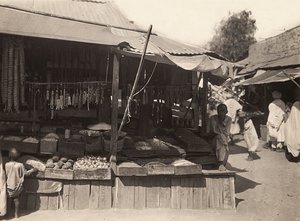 Construir um império na era fascista: loja nativa em Cheren, 09/05/1936 (foto a p/b) de Modestino Baldinetti