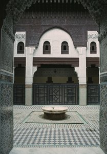 Madrasa Bou Inamia, pátio de Moroccan School