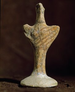 Arte micénica: ídolo terracota de Scoglio del Tonno (Punta Tonno, Taranto) na Itália. Idade do Bronze, 2000 AC.