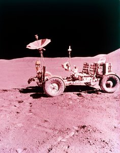 O primeiro Lunar Roving Vehicle, Apollo 15, julho de 1971. de NASA Images