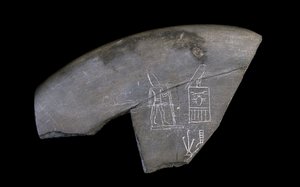 Fragmento da bacia de pedra inscrita, c.3285 aC (siltstone esculpida)