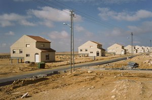 Novas casas para os colonos israelitas em Moshav Kadesh Barnea, também conhecido como Moshav Nizzana, no deserto