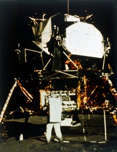 Buzz Aldrin pelo Módulo Lunar na superfície da Lua, missão Apollo II, julho de 1969. de Neil Armstrong