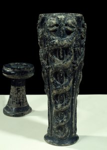 O vaso de libação de Gudea para Ningishzidda. Arte da Mesopotâmia. Período Neo-Sumeriano (ca. 2150-2000 a.C.) Esteatita. De Tello. Altura: 0,23m Musee Du Louvre. de Neo Sumerian Neo Sumerian