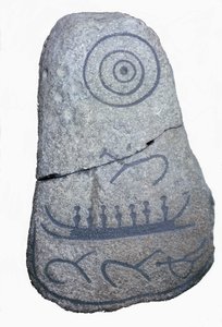 Uma nave desenha numa Pedra Rúnica, um fresco do período Neolítico. Museu Nacional de Copenhaga. Dinamarca.