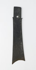 Formão bifurcado (zhang), Cultura Qijia, c.2500-2000 aC (jade (nefrita)) de Neolithic Period Chinese School