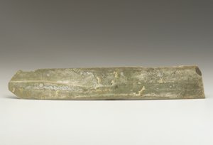 Faca de colheita (hu), Cultura Qijia, c.2500-2000 aC (jade) de Neolithic Period Chinese School