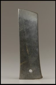 Faca de colheita (hu), Cultura Qijia, c.2500-2000 aC (jade) de Neolithic Period Chinese School