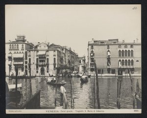 Veerboten naar de Chiesa di Santa Maria del Giglio te Venetië
Venezia - Canal Grande - Traghetto S. Maria di Zobenico (título sobre o objecto) de Neue Photographische Gesellschaft