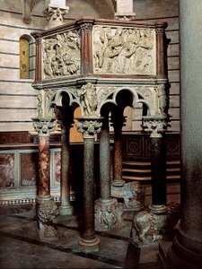 Púlpito de mármore de uma igreja, no Baptistério de Pisa 1260 (baixo relevo)
