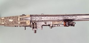 Par de pistolas de apresentação em pederneira com ferragens em prata, tradicionalmente oferecidas por Napoleão I ao seu irmão José Bonaparte por ocasião da atribuição da coroa de Espanha, provavelmente em 1808. Fabricadas por Nicholas Noel Boutet, Versaill