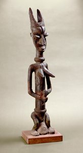 Figura de Onile, Iperu, Tsoede (latão)