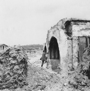 Abrigo de concreto e forrado com ferro ondulado, Primeira Guerra Mundial, c1914-c1918