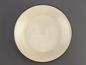 Ding ware prato com decoração incisa de patos, província de Hebei, 11-início do século XII (cerâmica)