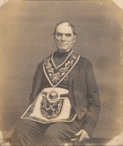 Retrato de um homem em traje maçónico