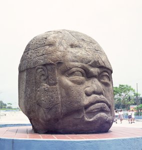 Cabeça colossal de San Lorenzo, Veracruz, México, pré-clássico (basalto)