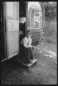 Jeanne Moreau pelo trailer de seu ator no set de 