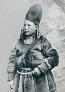 Um jovem Lapônia em traje de inverno, 1912 de Oscar Olsson