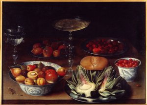 Natureza morta com alcachofras Uma mesa coberta com alcachofras, cerejas, damascos, pêssegos, peras, framboesas. Pintura de Osias Beert I ou l