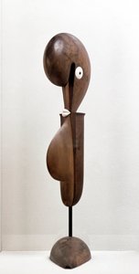 Grotesco (Escultura em Madeira de Oskar Schlemmer
