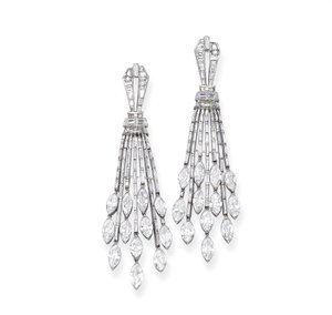 Par de pingentes de orelha Art Déco, c.1930 (diamantes e platina) de Ostertag Ostertag