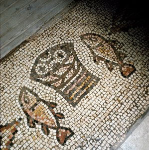 O milagre dos peixes e dos pães, mosaico do século IV ou V de Paleo Christian