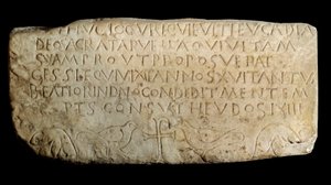Arte Paleocristã: epitáfio de Leucadia. Placa da antiga igreja dos Macabeus em Lyon. Paris, Museu do Louvre de Paleo Christian Paleo Christian