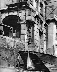 Os restos de uma mansão mercante da cidade do lado do Tamisa, perto da Estação Cannon Street, 1926-1927