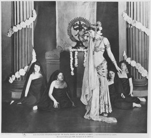 Mata Hari se apresentando no Musee Guimet, Paris, 13 de março de 1905