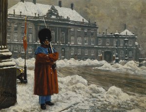 Guarda real da vida de serviço fora do Palácio Real de Amalienborg, Copenhague,