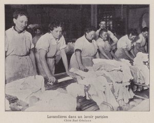 Lavadoras de roupa numa lavandaria em Paris (foto a p/b) de Paul Géniaux