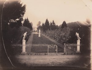 Cena de jardim com estatuária,c. 1853 (foto) de Paul Thivier