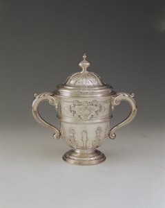 Copo com duas alças e tampa, 1730-31