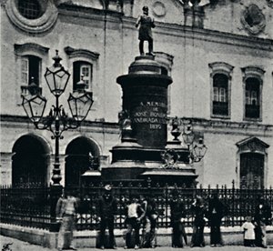 Estátua de José Bonifacio. Largo de S. Francisco, 1895