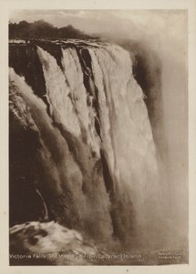 Victoria Falls, The Main Fall da Cataract Island (foto p/b) de Percy M. Clark